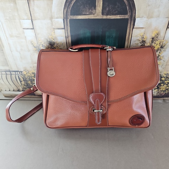 Dooney & Bourke Other - Vintage Dooney & Bourke Awl leather extra large messenger bag Excellent!